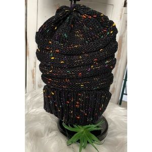 🛍4/$30🛍 NWOT, black beanie